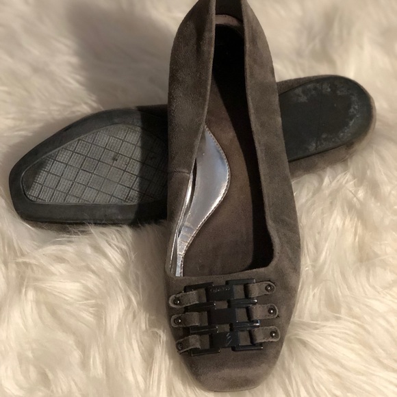 Calvin Klein Flats - Picture 8 of 8